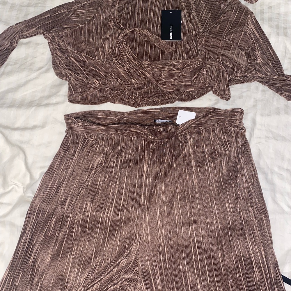 Matching sets - Picture 4 of 4